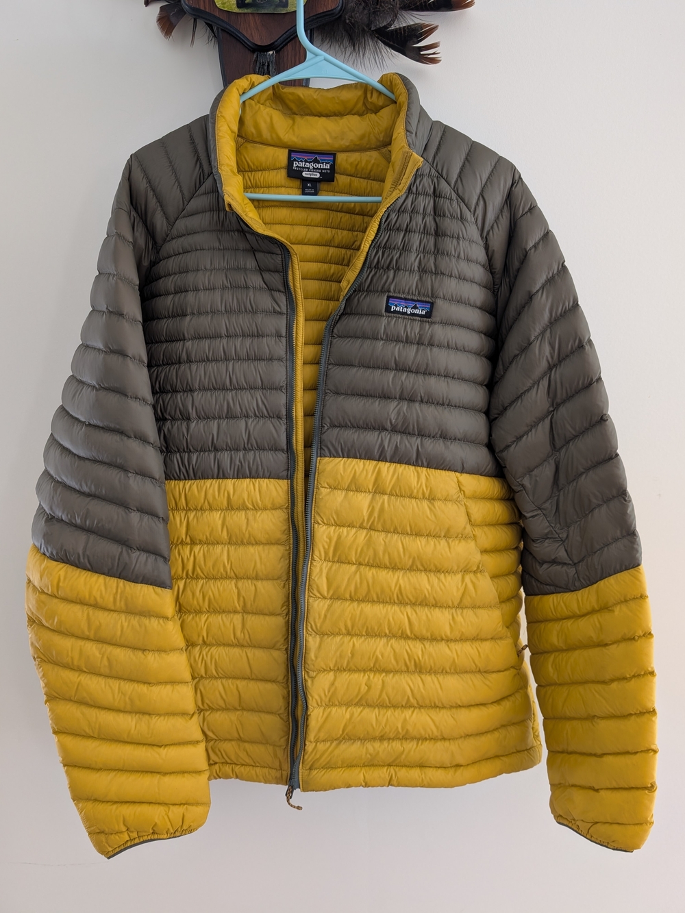 Patagonia Men's Two-Tone Olive and Mustard Packable Down Jacket XL
